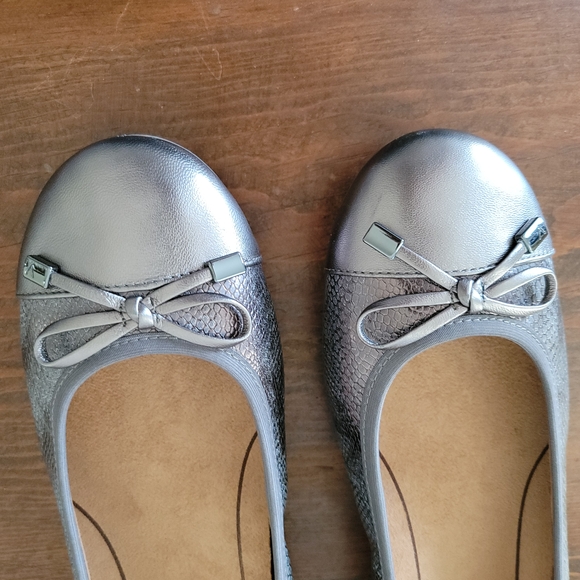 Vionic Women's Minna Metallic Ballet Flats SZ 9 - Picture 6 of 11